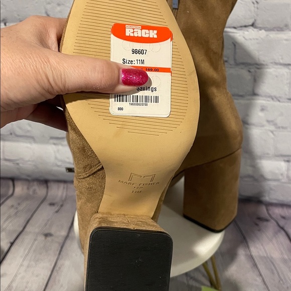 Marc Fisher MillaryTan Suede Ankle Boots Sz 11 - Picture 7 of 8